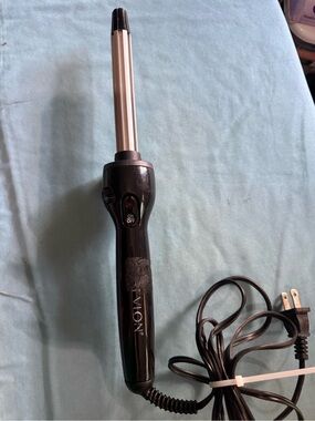 Revlon Black 1/2-Inch Curling Wand – On/Off Button